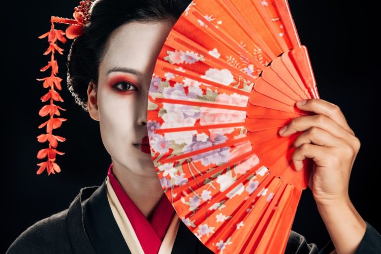 Japanese Lonely Hearts Warned to Beware Dating App Crypto Scammers