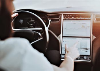 Tesla’s Bitcoin Buy Comes As Earlier Large Investors Retreat