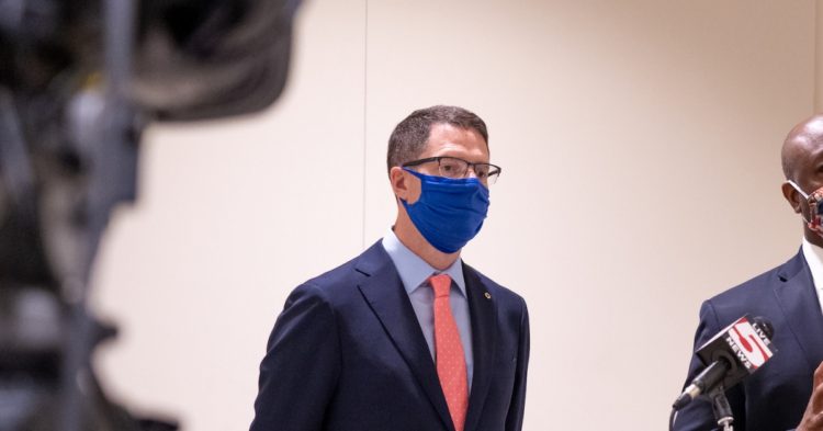 Ex-OCC Chief Brooks Calls Tesla’s Bitcoin Buy a Bit ‘Scary’ for Rest of World