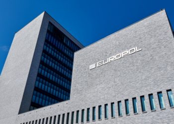 10 Arrested Over SIM-Swap Hacks That Stole $100M in Crypto From Celebrities: Europol