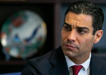 Miami Mayor Pushes For Choice Between Cash Or BTC Salaries
