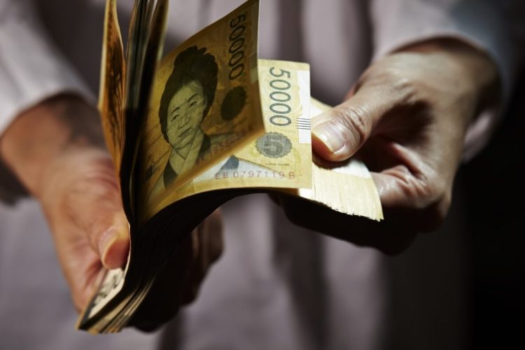 Inspired by Tesla, South Korean Crypto Moms Take the Bitcoin Plunge