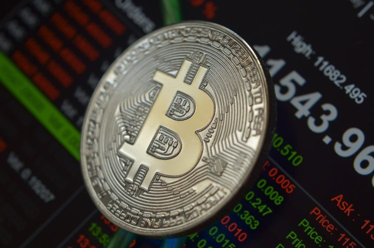 Bitcoin Dominance Slips To 3-Year Low As Liquidation Hits $2.5 Billion Longs