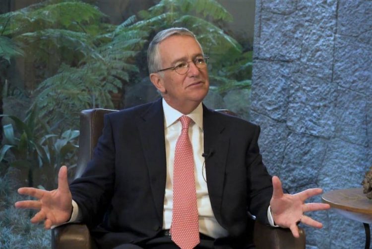 Billionaire Dismisses ETH, DOGE, Backs XMR, ZEC, Says His Bank Will Accept BTC