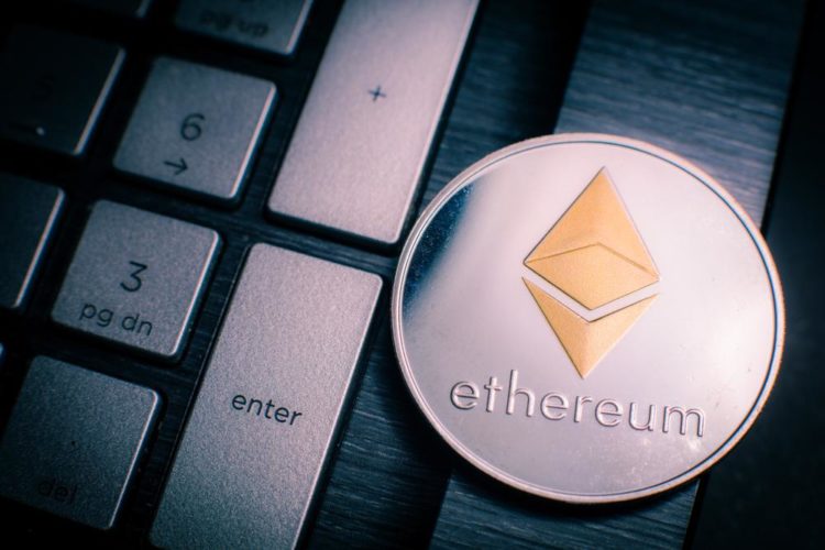 Reddit Cofounder praises Ethereum, reveals he owns a lot of ETH