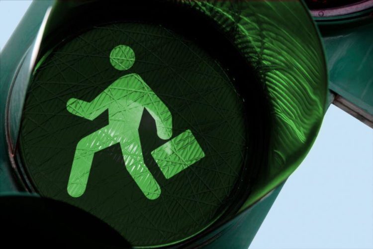 On Monday, Managers of USD 2trn Get Access to Crypto + More News