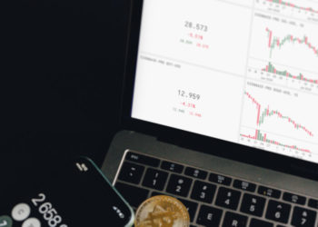 Doge, XRP, ADA take price hit while Bitcoin technicals show lack of buyer interest