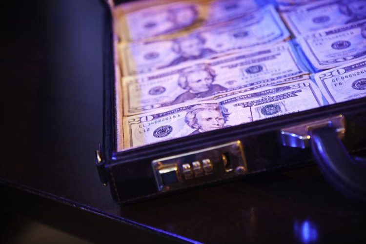 Investors Pour Billions in Crypto & Blockchain as Bets Get Bigger