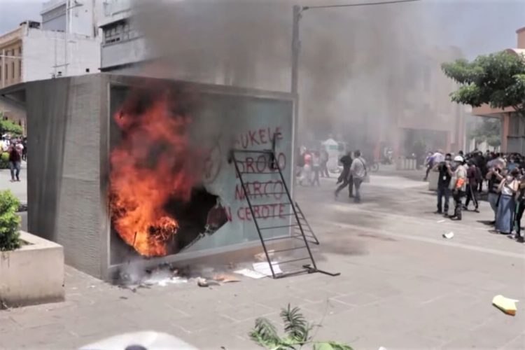 Thousands Joined Anti-Bitcoin March in El Salvador, BTC ATM Torched