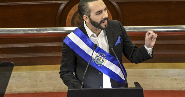 Bipartisan Senate Proposal Raises Alarm Over El Salvador’s Bitcoin Adoption
