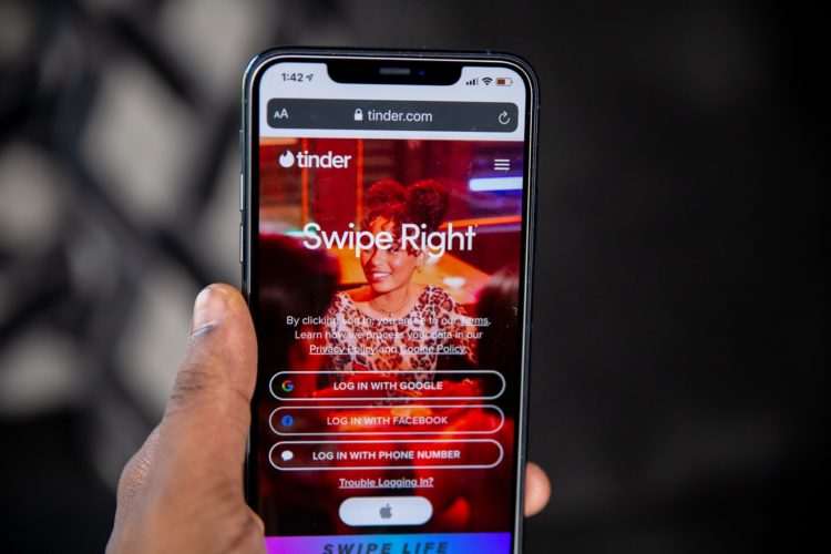 Netflix’s Famed Tinder Swindler Speaks, Says He is An Early BTC Investor