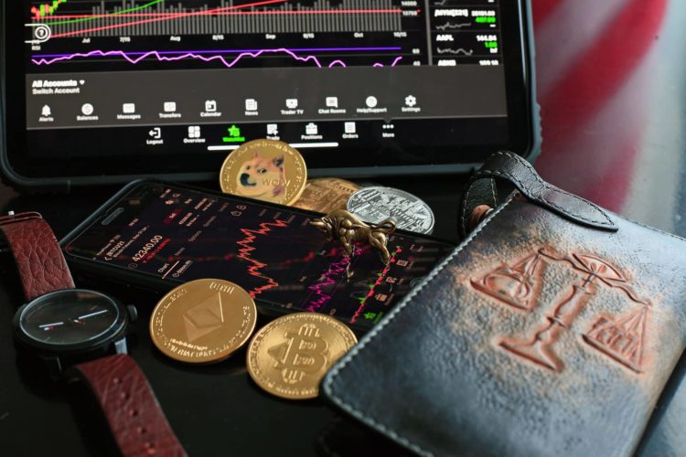 Crypto Markets Slightly Recover After Weekend Decline