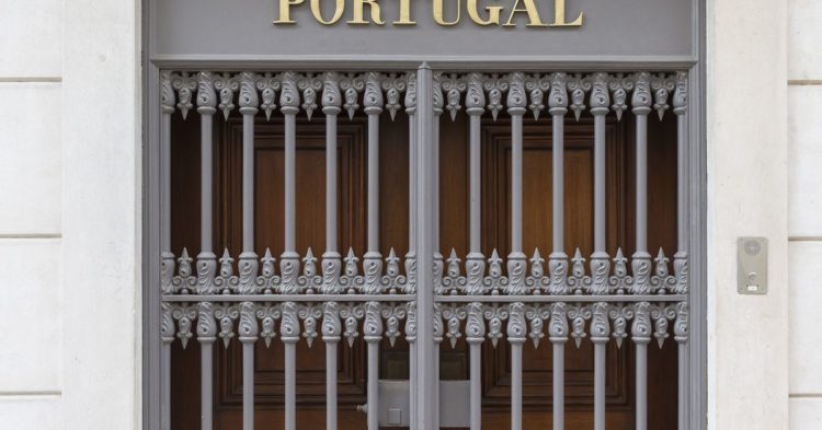 Central Bank of Portugal Grants Country’s First Crypto License to a Bank