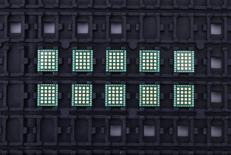 Intel Ships Blockscale ASIC Chips To Selected Bitcoin Mining Companies