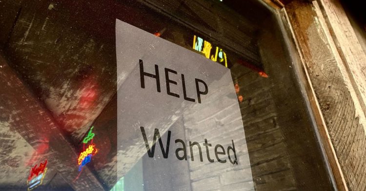 US Job Growth Remains Historically Strong, Exceeding Economists' Expectations