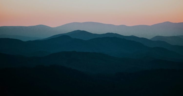 Tough Week for Layer 1 as Solana, BNB Chain Suffer Outages; Bitcoin Trades Flat as October Doldrums Continue