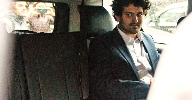 FTX Asks Judge for Help in Fight Over Robinhood Shares Worth About $450M