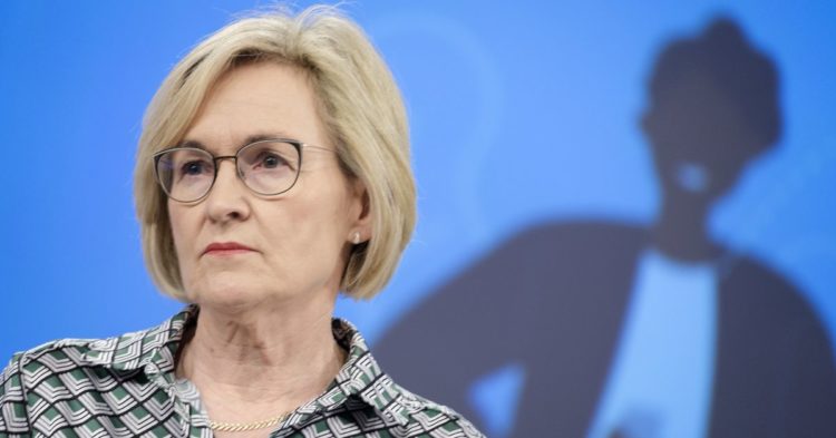 EU’s McGuinness Urges Speedier Vote on Long-Delayed Crypto Laws