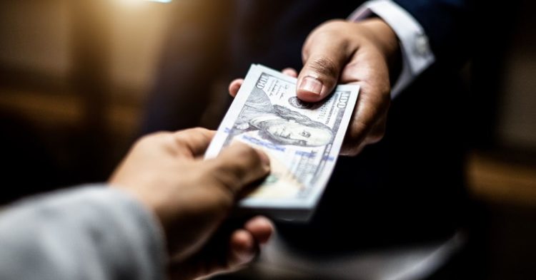 Paxos Courts MakerDAO With Paying Yield for Holding Up to $1.5B USDP Stablecoin