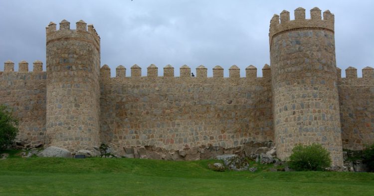 Crypto Long & Short: Bitcoin’s Hedge Potential