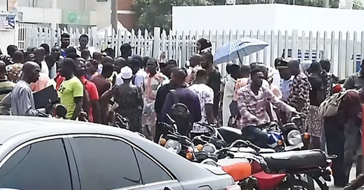 Why Nigerians Aren't Turning to the eNaira Despite Crippling Cash Shortages