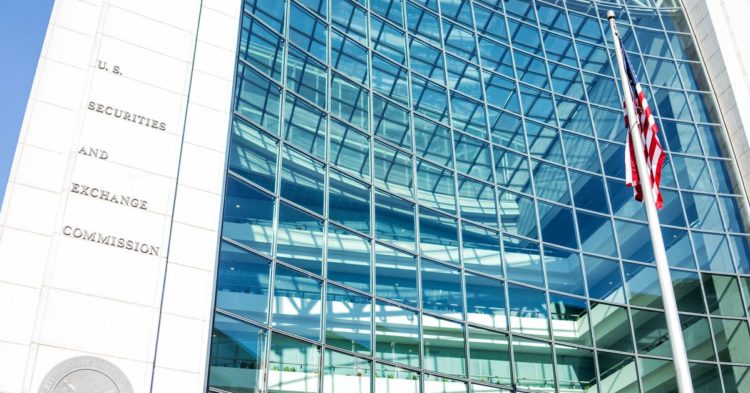 First Mover Asia: Bitcoin Struggles as U.S. Regulators Fumble: Analyst