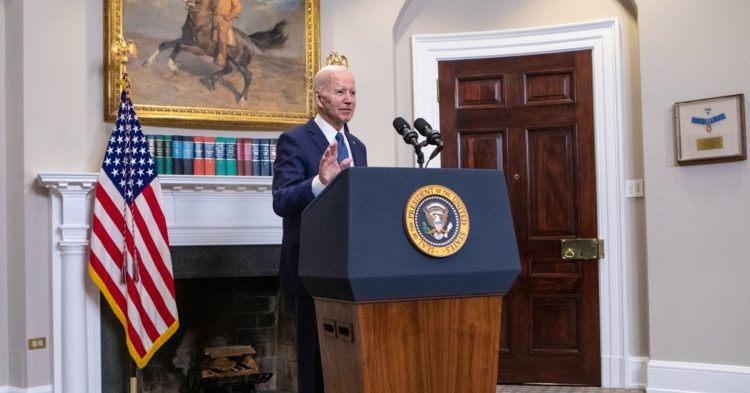 Bitcoin BTC Price Edges Below $28K as Investors Eye US Debt Ceiling Progress