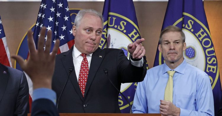 House Mayhem May Push U.S. Crypto Action Later as Speaker, Budget Draw Focus