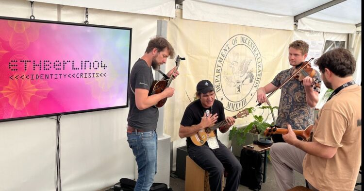 Defensive Tool CarnationFM is a Decentralized Radio Playing Songs With Encrypted Hidden Messages