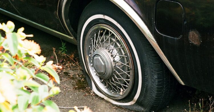 Bitcoin (BTC) Price Flat Near $61K as Whales Continue to Accumulate; XRP Down 10% as SEC Appeals Case