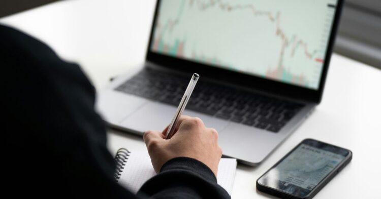 Bank Clients Just Dipped Their Toes Into Bitcoin (BTC) ETFs, but Q4 Could See a FOMO Spike