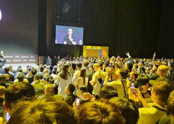 Freed From Prison, Binance Founder CZ Gets Ovation in Dubai and Talks New Educational Venture