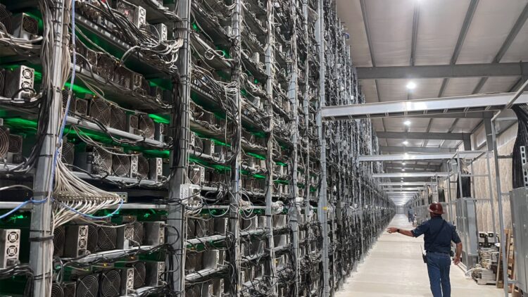 CleanSpark Becomes Fourth Bitcoin Miner To Hold 10,000 BTC