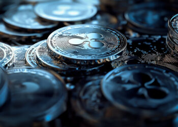 Bloomberg analysts’ rankings show Litecoin leading altcoin ETF approval race, while XRP trails