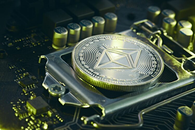 Ethereum Stuck Between Retail Sell-Off And Whale Accumulation, Analyst Explains