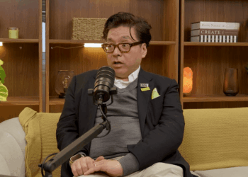 Tom Lee Still Sees Bitcoin At $250k But Warns 2026 Gets ‘Jagged’